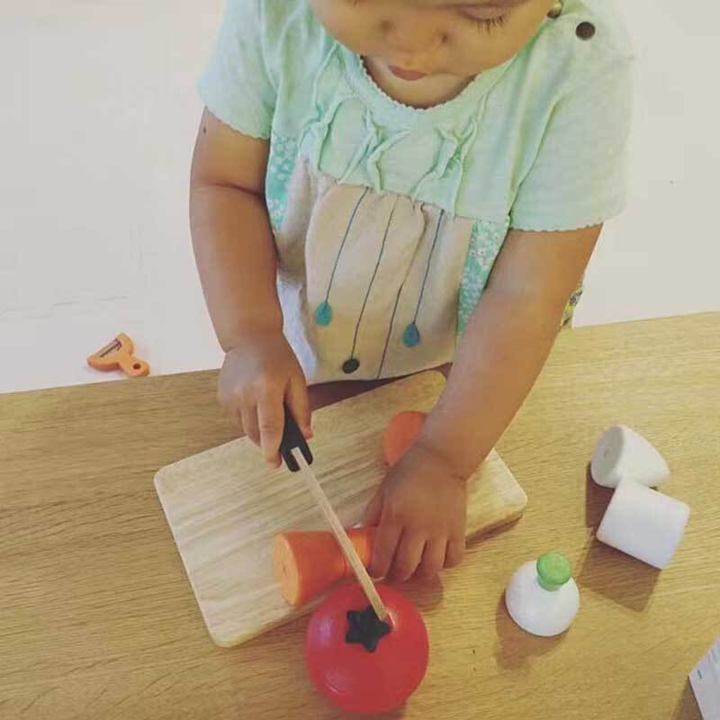 MiniChef | Playfully cooking - Wooden play kitchen with cuttable vegetables and fruit