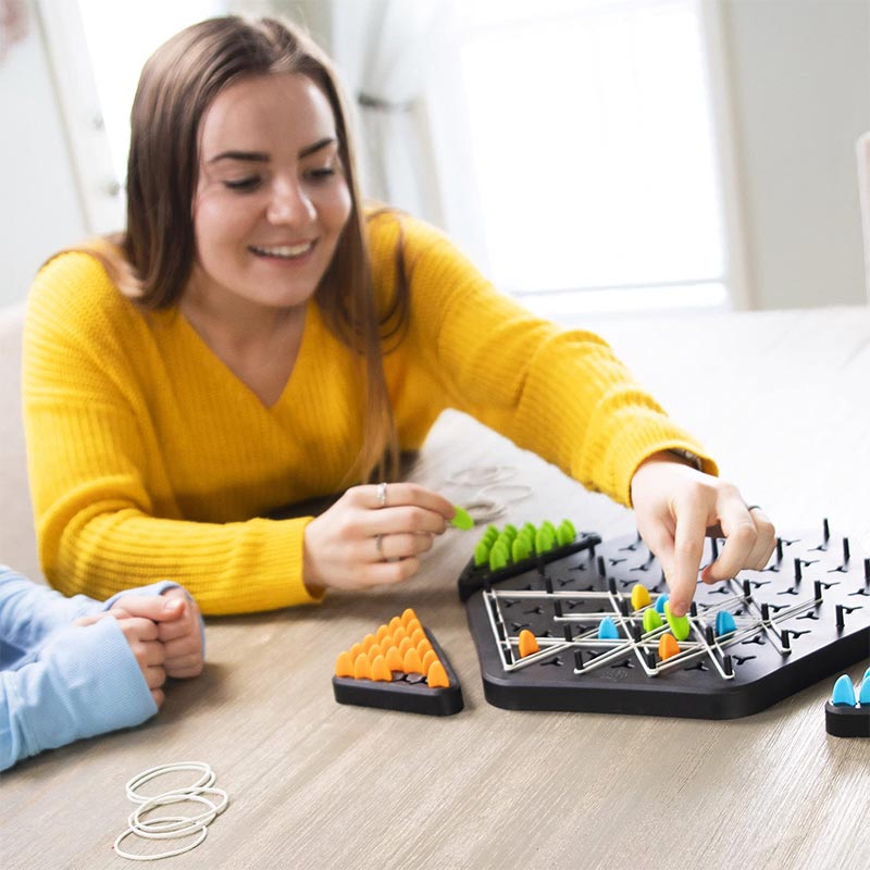 Max | Educatief Driehoek Ketting Spel voor Kinderen van 5 Jaar en Oudere, Voor 2-4 Spelers, Stimulans voor Logisch Denken 2