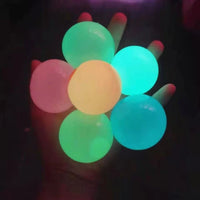 Thumbnail for GlowBounce | Magischer Spielspaß im Dunkeln! - Leuchtende Stuitzbälle