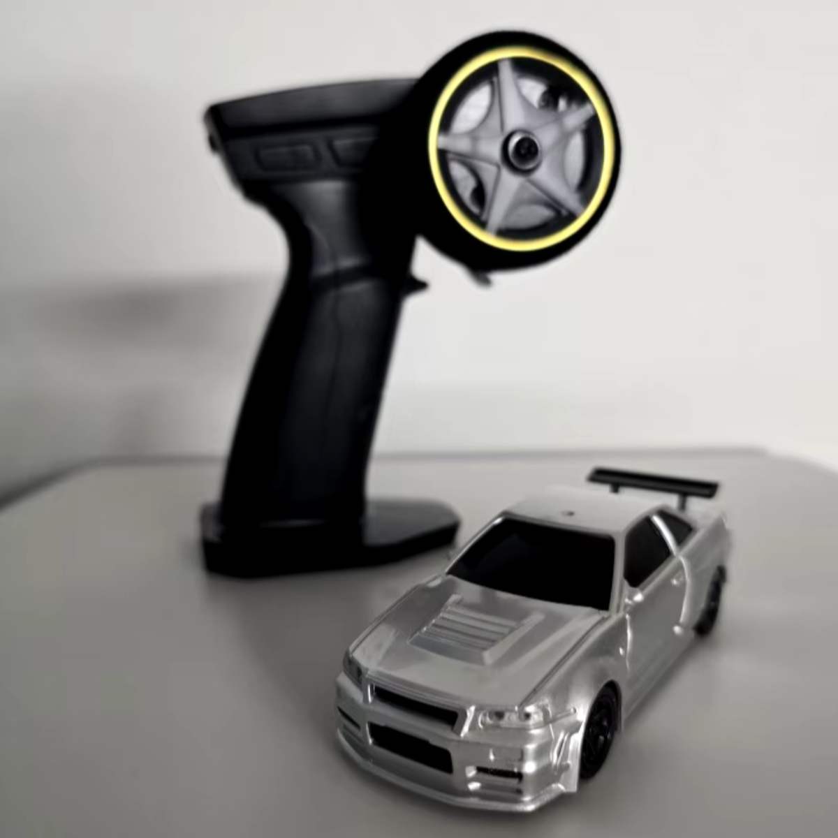 SpeedMaster | Scatena la velocità - Mini auto RC con funzione drift