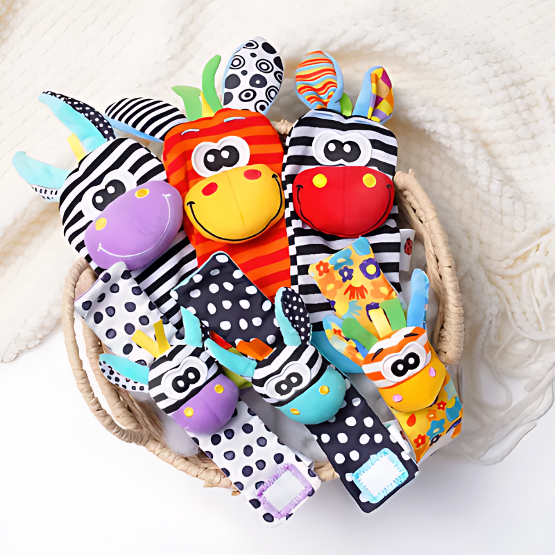 BabyTinker | Play and Develop - Rattle Star Playset and Baby Socks