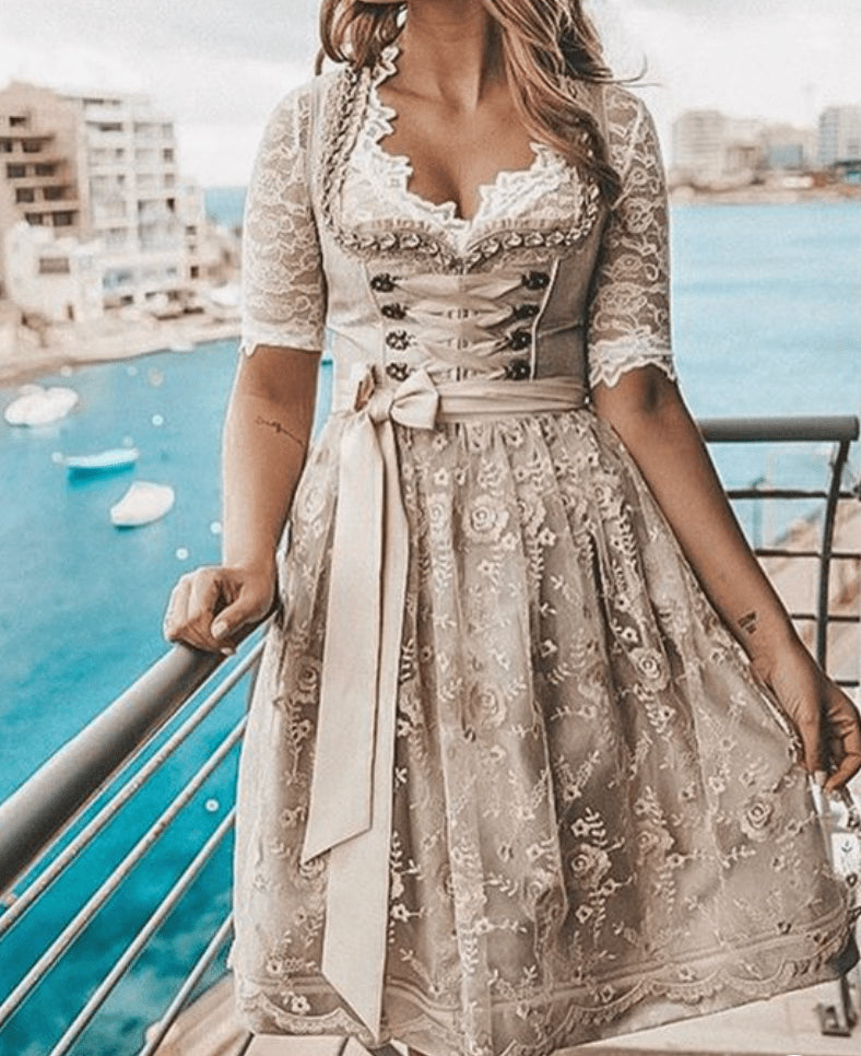 Dirndl jurk dames met kant en vetersluiting, traditioneel design in beige