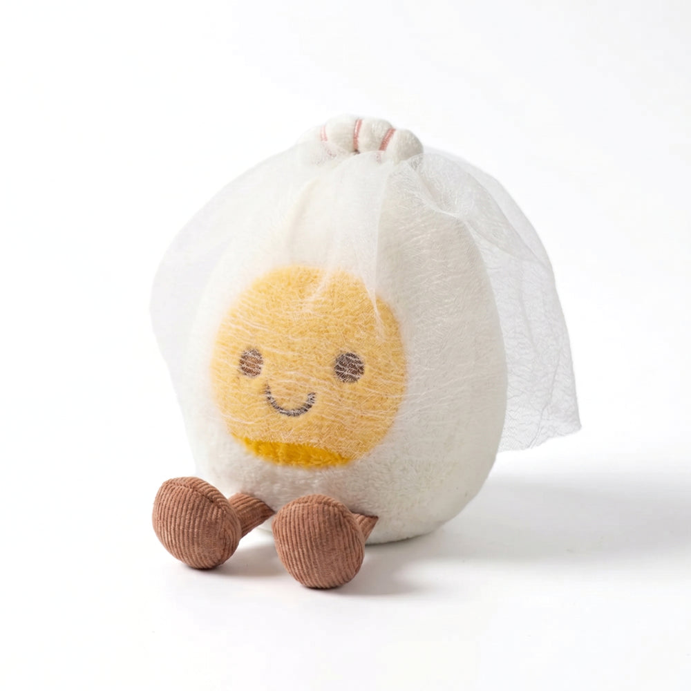 EggBuddy zachte pluche ei-knuffel met glimlachend gezicht en bruine poten in bruidskostuum
