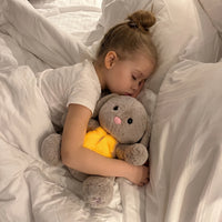 Thumbnail for SleepCuddle knuffel | Konijn met LED-licht & rustgeluiden, 3+ – Rustige slaap zonder nachtmerries