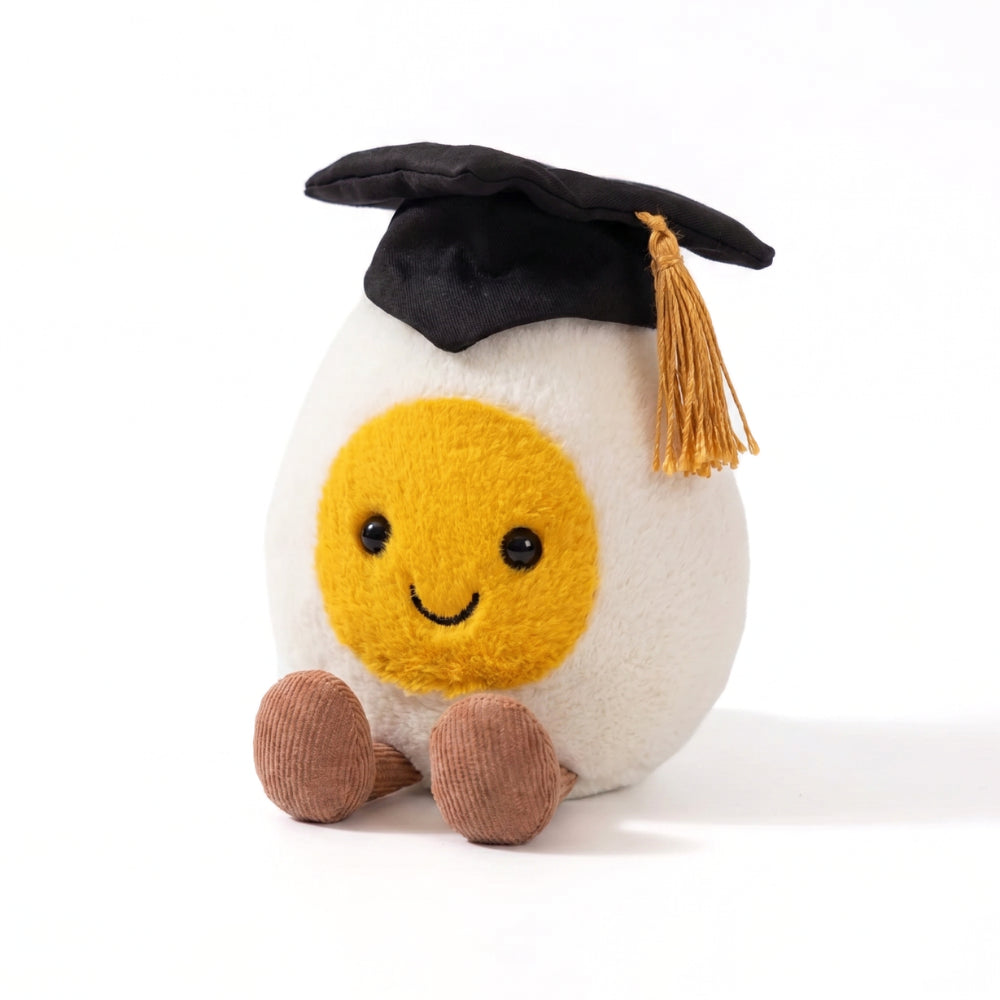 EggBuddy knuffel | Zacht pluche ei-karakter met kostuum – Knuffelen met stijl